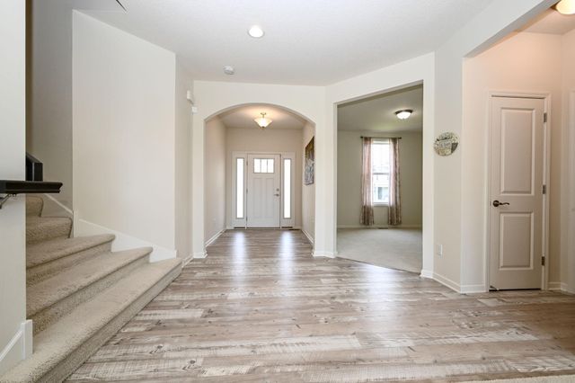 9343 Compass Pointe Road, Woodbury, MN 55129