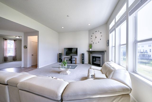 9343 Compass Pointe Road, Woodbury, MN 55129