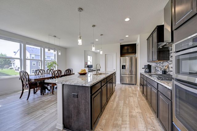 9343 Compass Pointe Road, Woodbury, MN 55129
