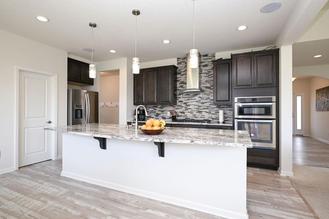 9343 Compass Pointe Road, Woodbury, MN 55129