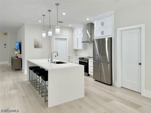 8260 Laurel Lakes BLVD, Naples, FL 34119