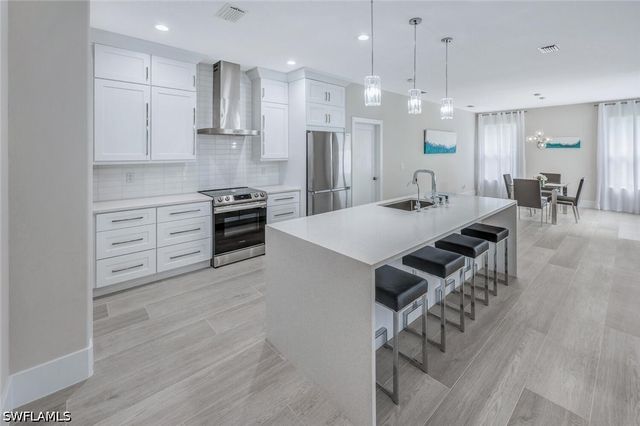 8260 Laurel Lakes BLVD, Naples, FL 34119