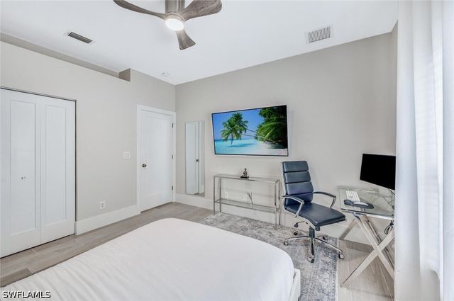 8260 Laurel Lakes BLVD, Naples, FL 34119