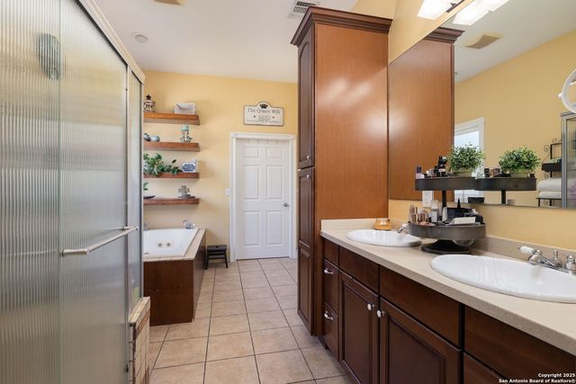 42 TOWER RD, Boerne, TX 78006
