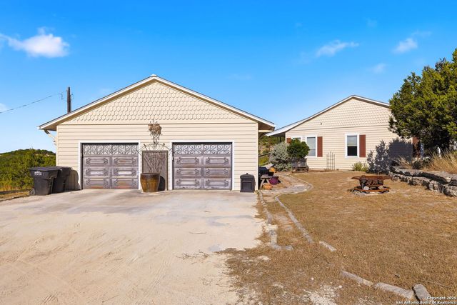 42 TOWER RD, Boerne, TX 78006
