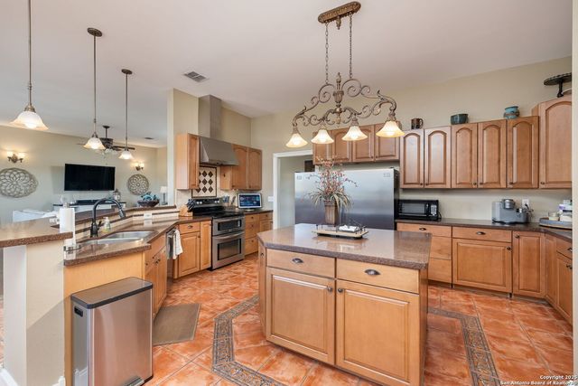 42 TOWER RD, Boerne, TX 78006