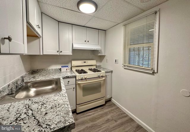 28 PARK LANE, Hamilton, NJ 08609