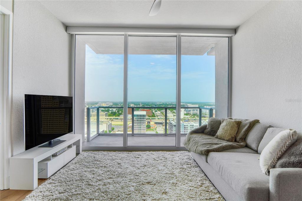Image 10 of property listing at 150 E ROBINSON STREET 2608, Orlando, FL 32801
