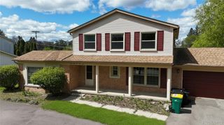 28989 Ramblewood Drive, Farmington Hills, MI 48334