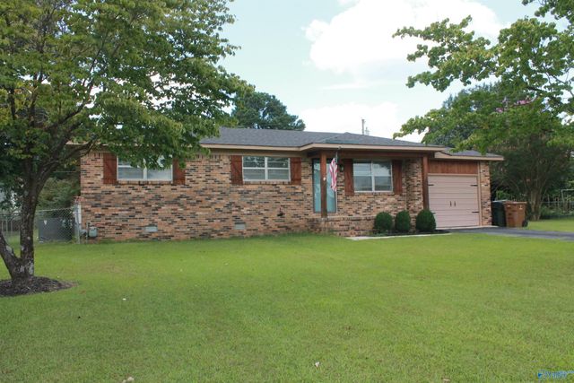 309 Star Street SW, Hartselle, AL 35640