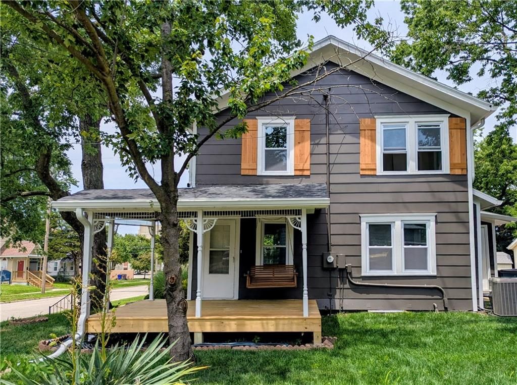 226 S Chestnut Street, Olathe, KS 66061