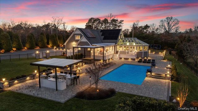 19 W Tiana Road, Hampton Bays, NY 11946