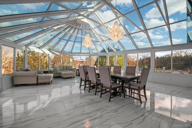 19 W Tiana Road, Hampton Bays, NY 11946