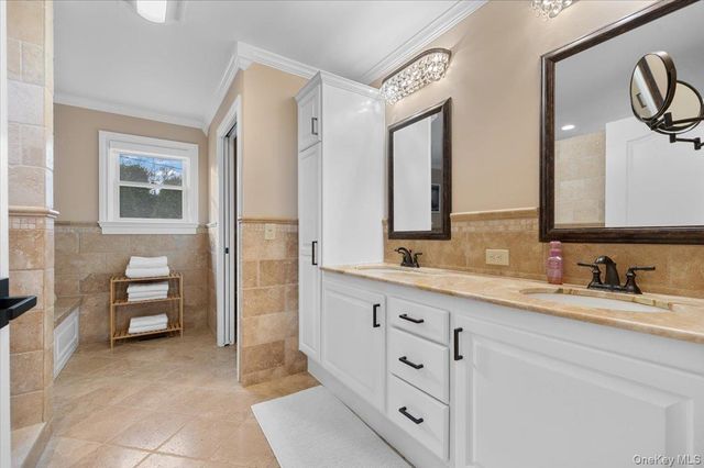 19 W Tiana Road, Hampton Bays, NY 11946