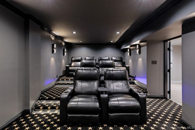 19 W Tiana Road, Hampton Bays, NY 11946