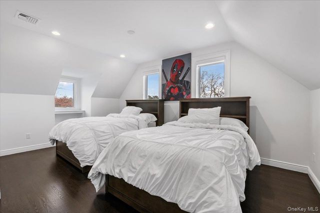 19 W Tiana Road, Hampton Bays, NY 11946