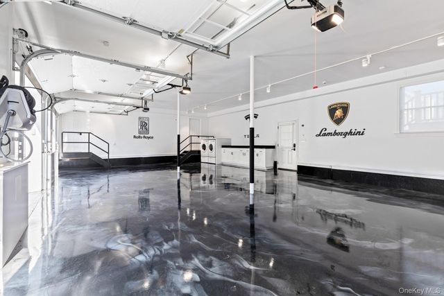 19 W Tiana Road, Hampton Bays, NY 11946