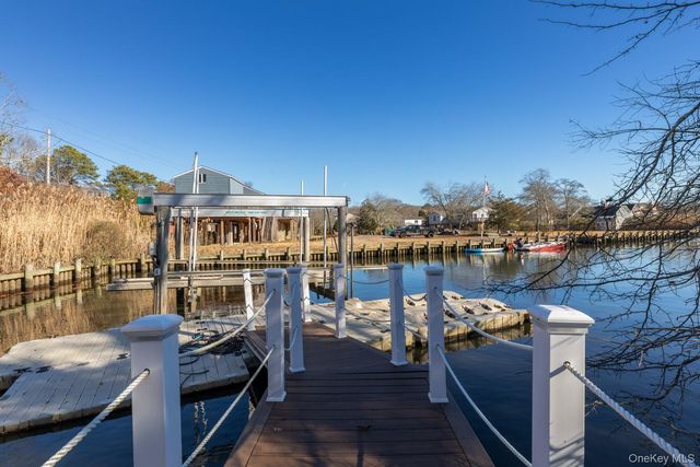 19 W Tiana Road, Hampton Bays, NY 11946