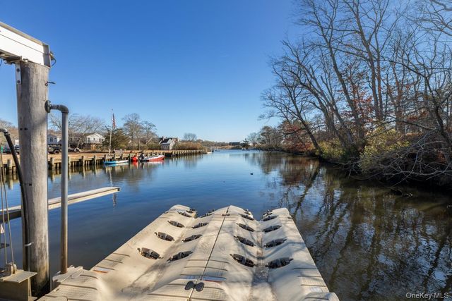 19 W Tiana Road, Hampton Bays, NY 11946