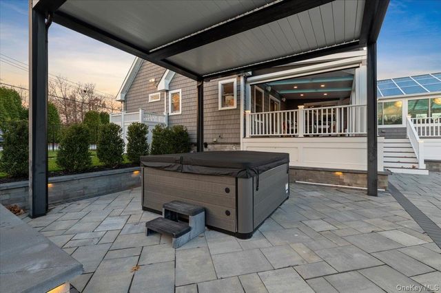 19 W Tiana Road, Hampton Bays, NY 11946