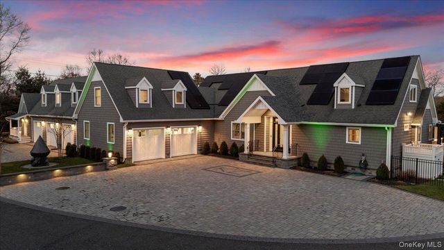 19 W Tiana Road, Hampton Bays, NY 11946