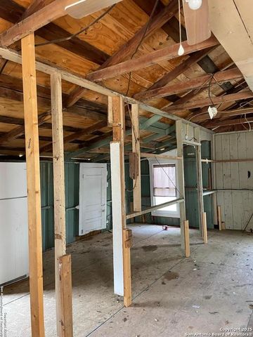 837 Denver, New Braunfels, TX 78130