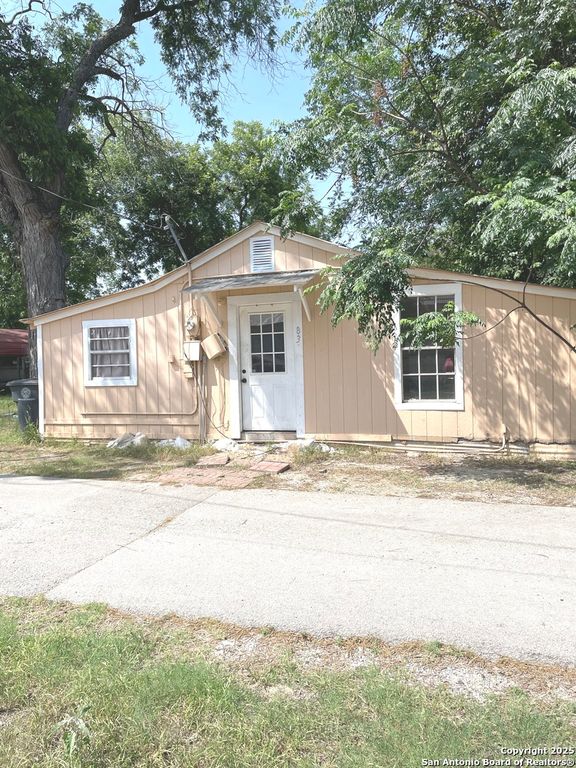 837 Denver, New Braunfels, TX 78130