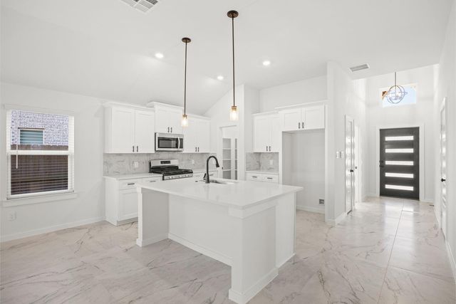 6219 Royal Palm Drive, Manvel, TX 77578