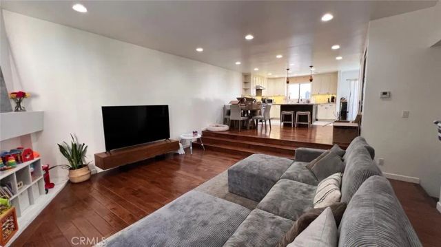 21730 Marylee Street 35, Woodland Hills, CA 91367