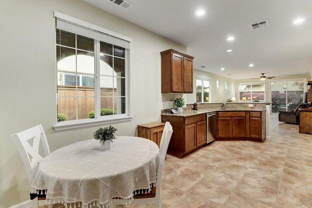 9882 Sheffield Way, Elk Grove, CA 95757