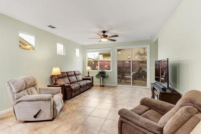 9882 Sheffield Way, Elk Grove, CA 95757