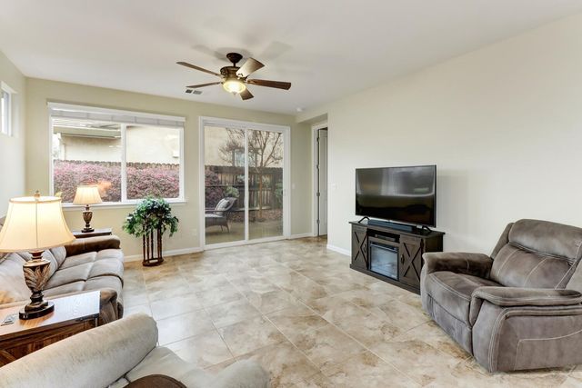 9882 Sheffield Way, Elk Grove, CA 95757