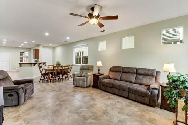 9882 Sheffield Way, Elk Grove, CA 95757