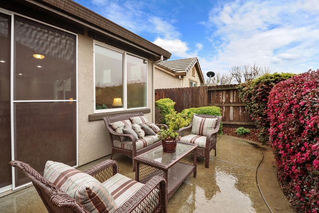 9882 Sheffield Way, Elk Grove, CA 95757