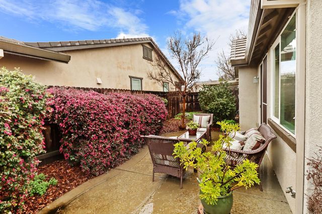 9882 Sheffield Way, Elk Grove, CA 95757