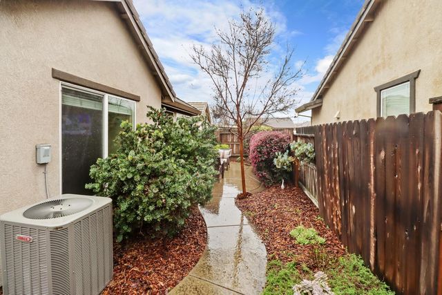9882 Sheffield Way, Elk Grove, CA 95757