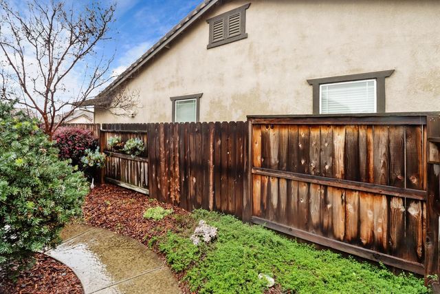 9882 Sheffield Way, Elk Grove, CA 95757