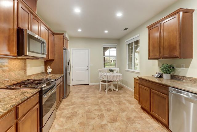 9882 Sheffield Way, Elk Grove, CA 95757