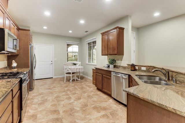 9882 Sheffield Way, Elk Grove, CA 95757