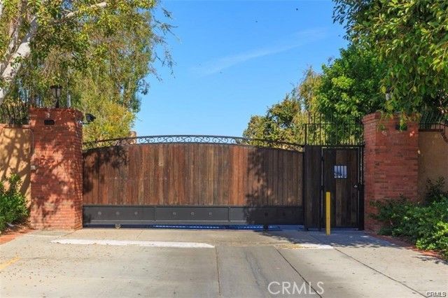 1101 W Macarthur 296, Santa Ana, CA 92707