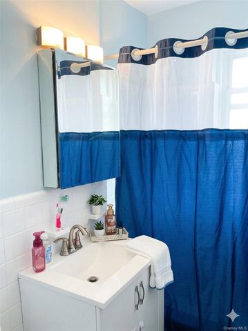 245 Bronx River Road 7F, Yonkers, NY 10704