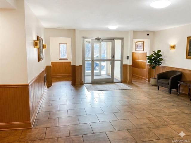 245 Bronx River Road 7F, Yonkers, NY 10704