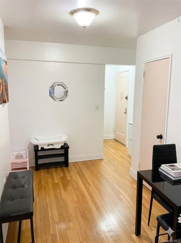 245 Bronx River Road 7F, Yonkers, NY 10704