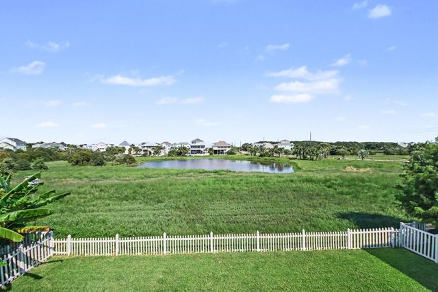 13514 Windlass Circle, Galveston, TX 77554