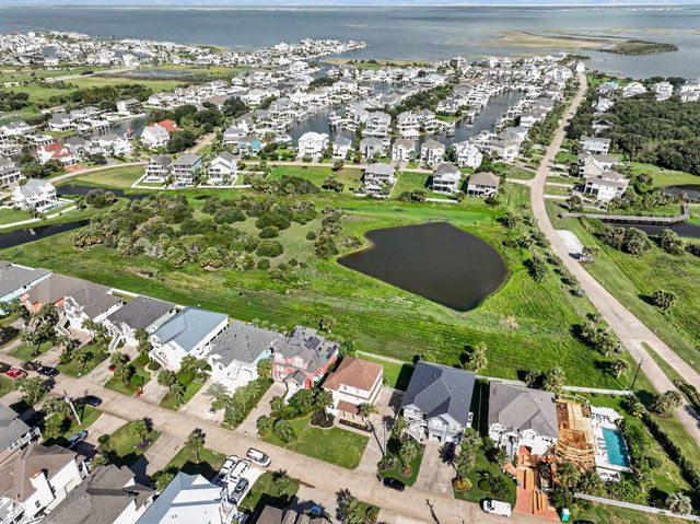 13514 Windlass Circle, Galveston, TX 77554