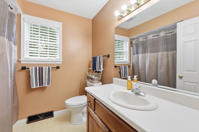1902 Kentfield Way, Goshen, IN 46526