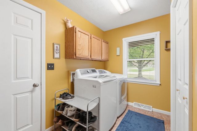 1902 Kentfield Way, Goshen, IN 46526