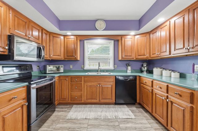 1902 Kentfield Way, Goshen, IN 46526