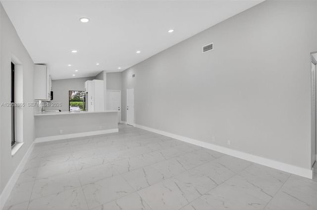 8067 Summerbreeze Ln, Boca Raton, FL 33496
