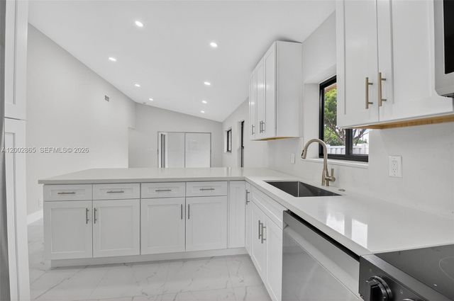 8067 Summerbreeze Ln, Boca Raton, FL 33496